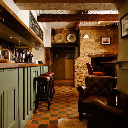 The Olde Coach House Inn Ashby Saint Ledgers Екстер'єр фото