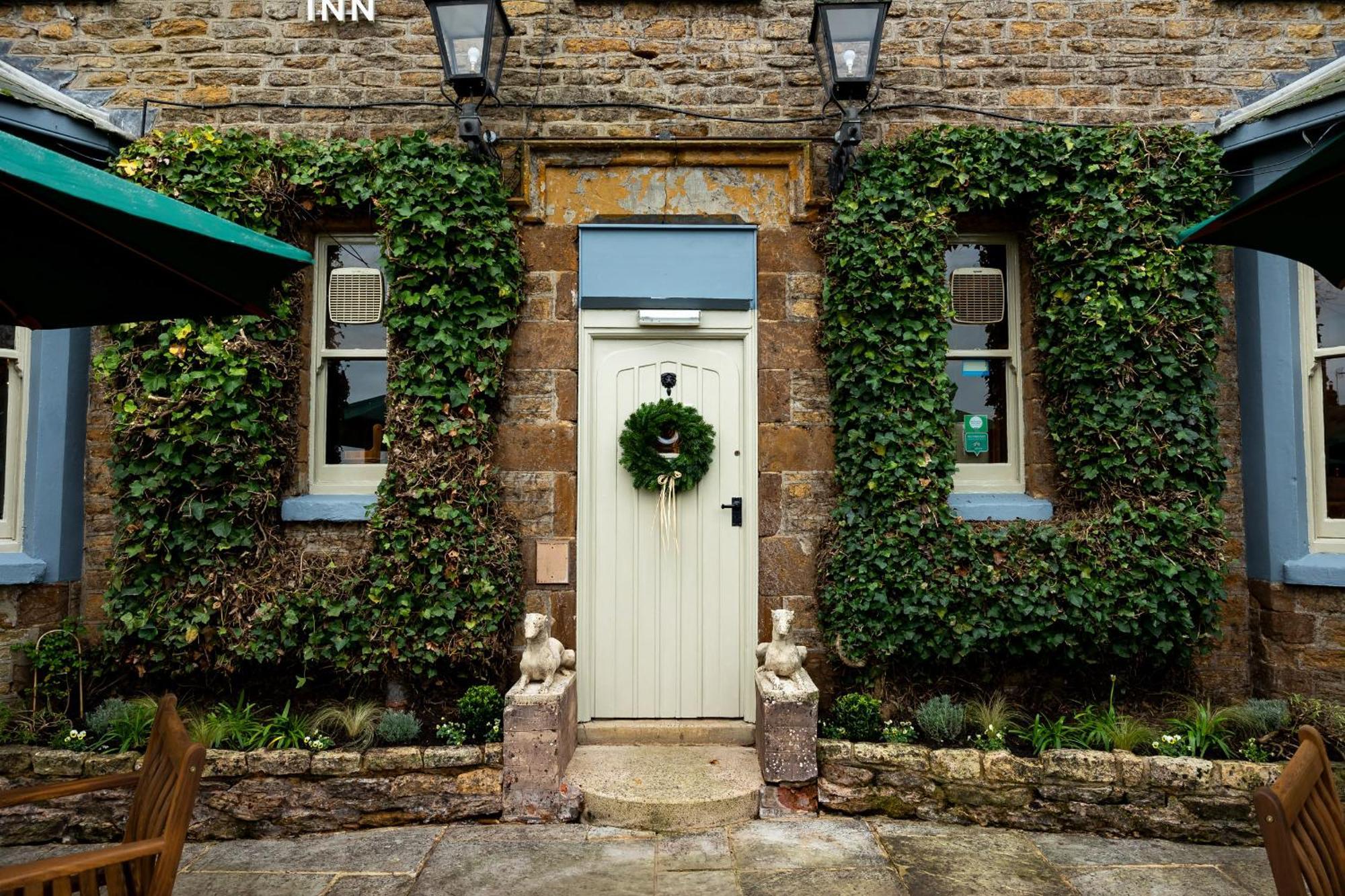 The Olde Coach House Inn Ashby Saint Ledgers Екстер'єр фото
