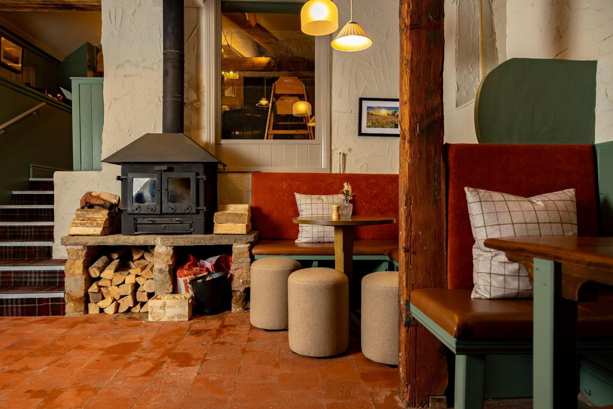 The Olde Coach House Inn Ashby Saint Ledgers Екстер'єр фото