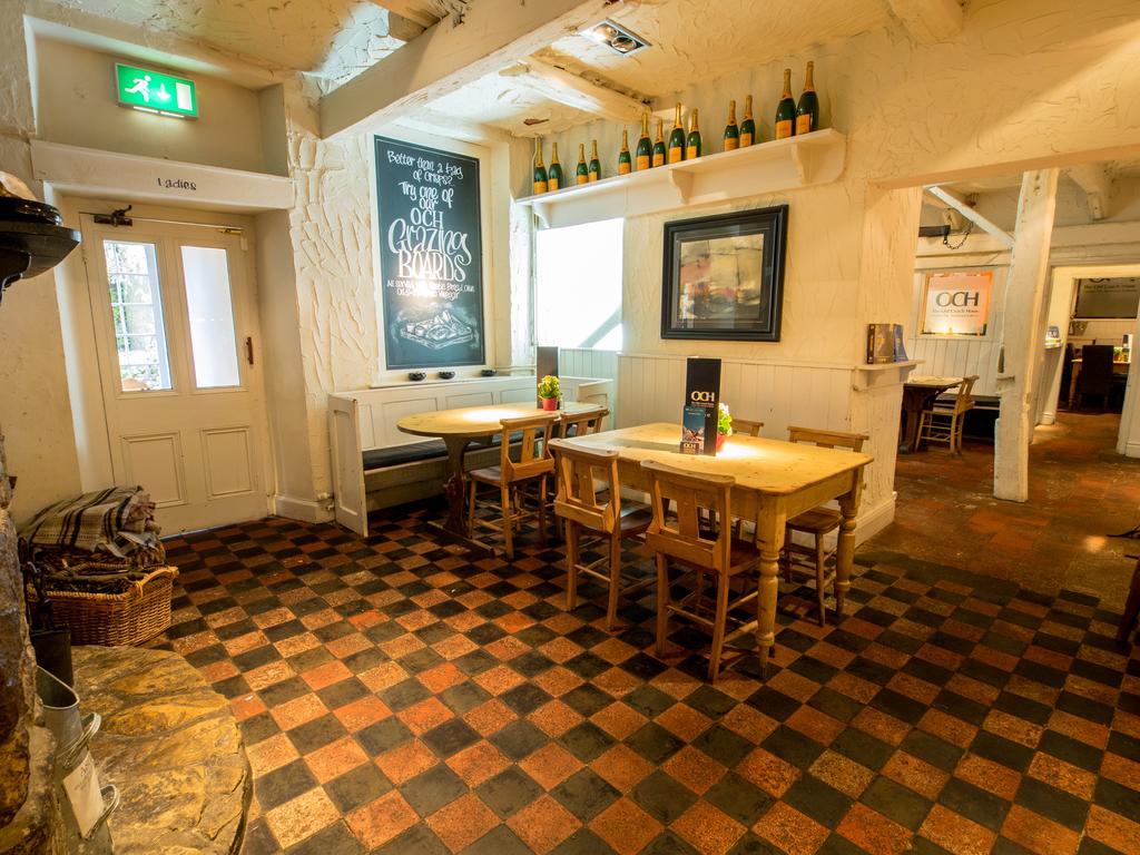 The Olde Coach House Inn Ashby Saint Ledgers Екстер'єр фото