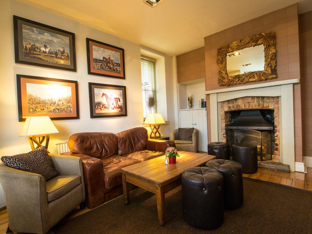 The Olde Coach House Inn Ashby Saint Ledgers Екстер'єр фото